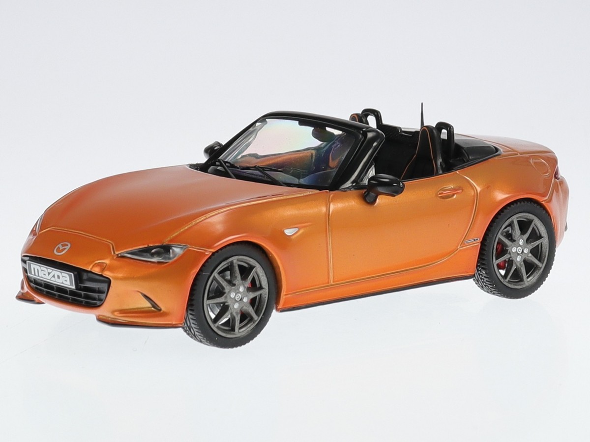 徐々にお値引き♪ Mazda ROADSTER ミニカー 1/43 徐々にお値引き♪ Mazda ROADSTER ミニカー 1/43