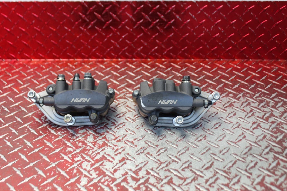 Honda CTX 1300 2014 pinzas de freno delanteras izquierda y derecha buenas pastillas hardware CTX2 Foto 2 de 4