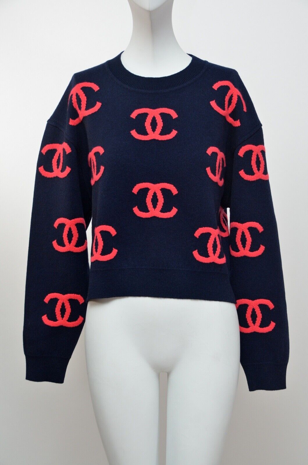 CHANEL CC Logo Pullover Sweater Size 36 New With Tags