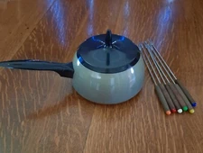 Vtg. MCM Avocado Green Fondue Pot & 6  Wood Handle Stainless Forks
