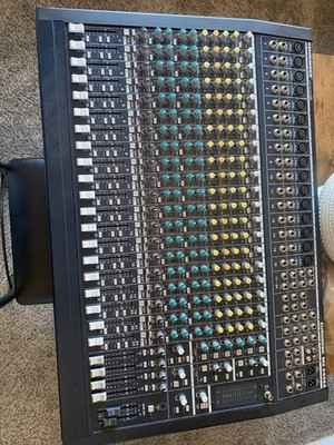 BEHRINGER EURODESK MX 2442A