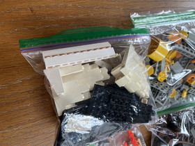 LEGO Orient Expedition 7417 Temple of Mount Everest- Complete w/ 1 Subbed Color