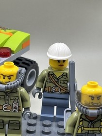 LEGO City Volcano Explorer minifigures qty 4 60124 60125 cty0685 cty0686