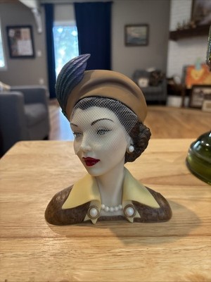 Lady Head Vase Cameo Girls  Judith 1954 Ladies' Auxiliary LV-011 2000 Edition