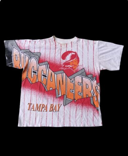 Vintage 90s Tampa Bay Buccaneers App T-shirt
