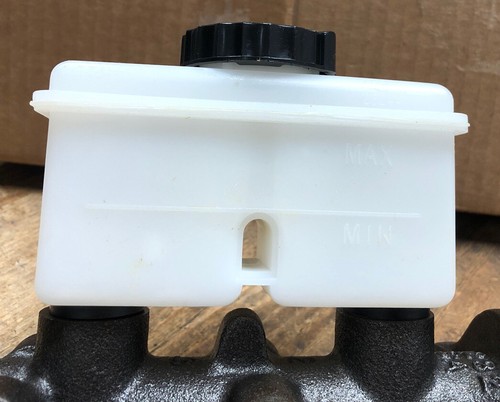 NOS Beck/Arnley Brake Master Cylinder 1983-1987 Mazda 626 Part #072-8348. - Picture 5 of 12