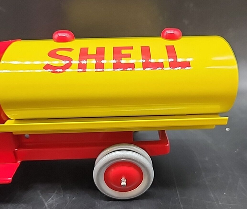SpecCast Vintage STEEL SHELL OIL Tanker Truck 1:18 Scale Ltd Ed New - Picture 8 of 22