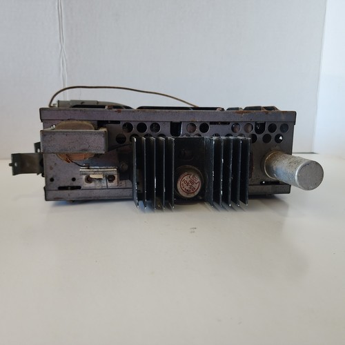 1960 Chevrolet AM Radio "Straight Line Tuning" - Picture 5 of 7
