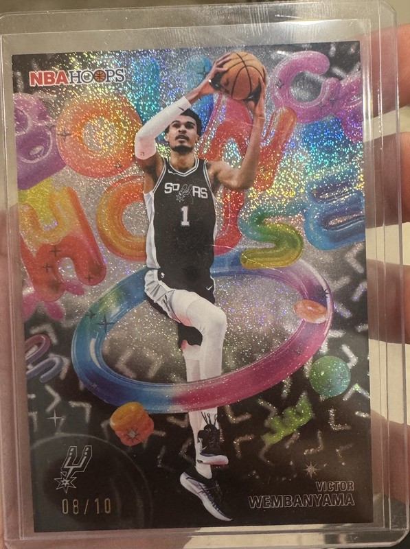 Topps NBA Hoops Victor Wembanyama Bounce House Pixel Burst Black 08/10 Insert