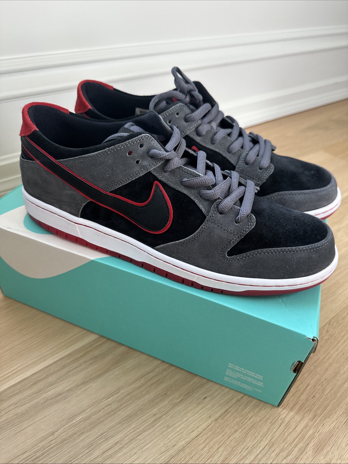 Men's Nike SB Zoom Dunk Pro Low IW - Dark Grey/Black-University Red NEW Size 14