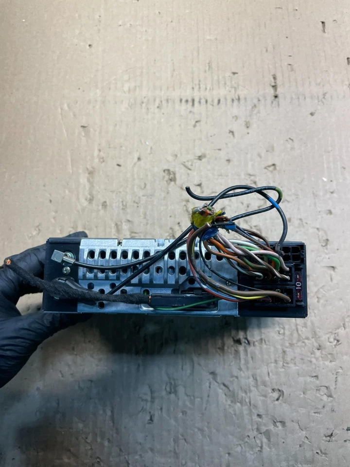 2001-2004 Mercedes W203 C230 CLK320 Radio Stereo Audio AM FM Unit U1493 DG - Image 3 of 4