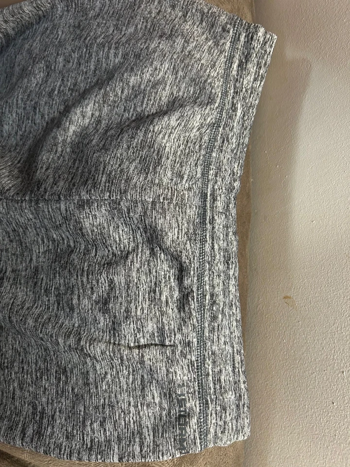  Pantalones deportivos Under Armour ColdGear grises YLG para niños jóvenes grandes Foto 3 de 4