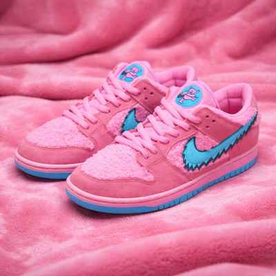 SB Dunk Low x Grateful Pink Bear Mens Size US 7-12