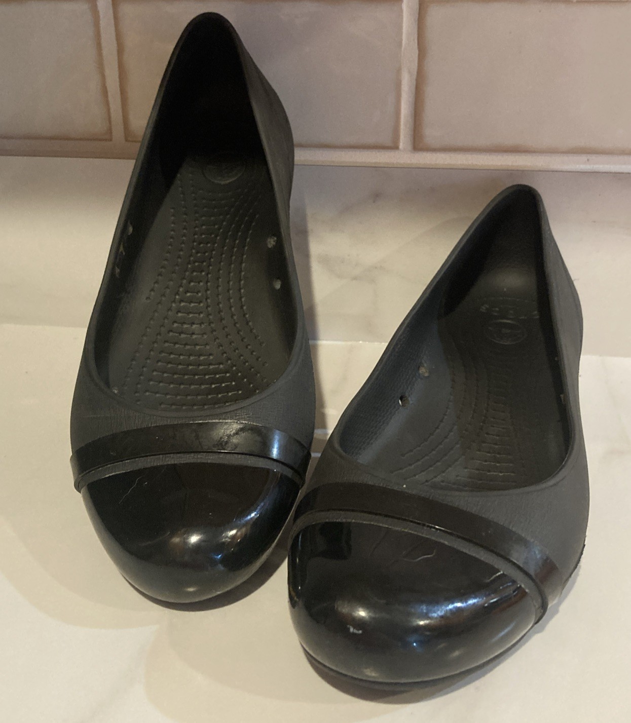 Crocs Flats Shoes Womens Size 9 Black Cap Toe Comfort Slip On Ballet Work-image