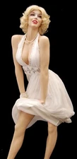 Realistic Female Marilyn Monroe Fiberglass Mannequin Fashionably Posed