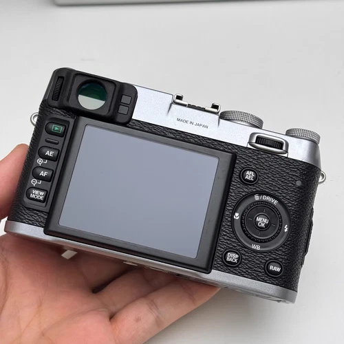 Appareil photo numérique 4x zoom optique Fujifilm X100 12,3 mégapixels APS-C CMOS EXR - 90 % Neuf - Photo 2/8