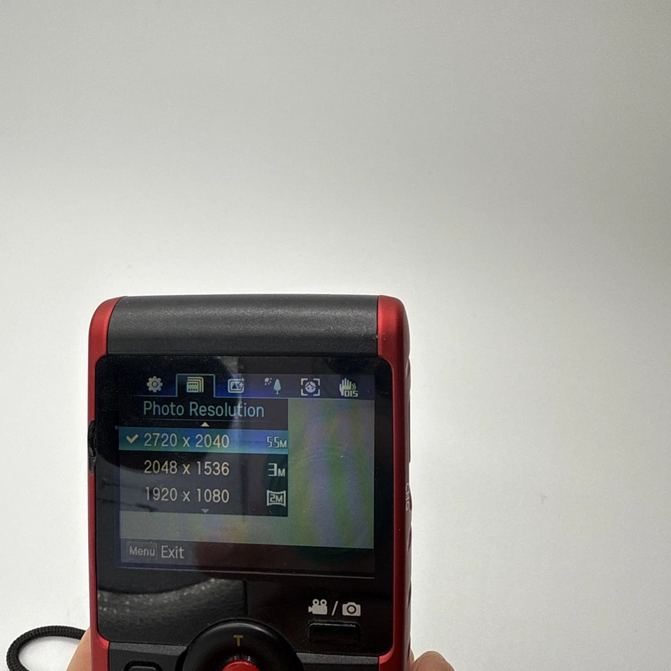 Samsung  HMX-W200RN XAA Full HD Shock Waterproof Digital Camera - Image 2 of 4