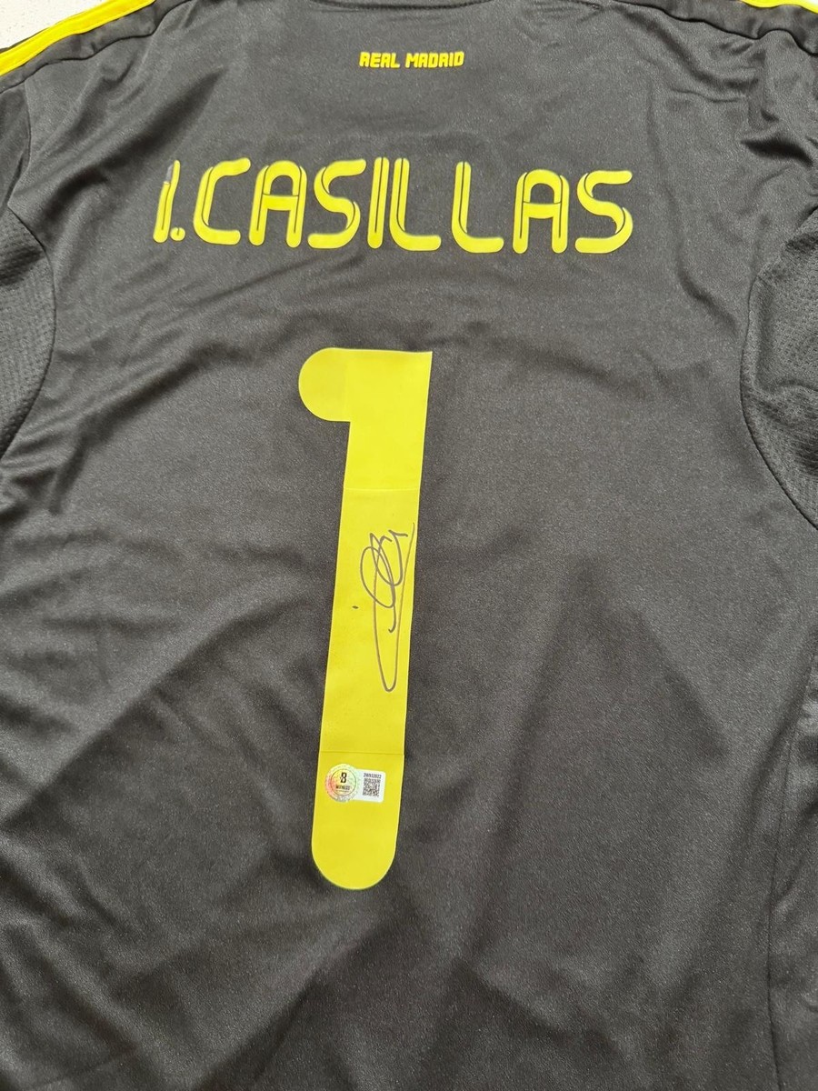 Photo Autographiée Iker Casillas Real Madrid 10x8" + Certificat D'Authenticité