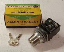 NEW ALLEN BRADLEY OIL TIGHT KEY-OP PILOT CONTROL UNIT 600 VAC 800T-H33B