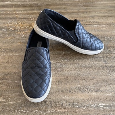 steve madden black quilted shoes