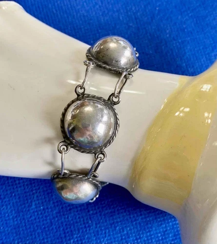 Vintage 1920s-40s, Handcrafted MEXICO SILVER Domed Link Bracelet  6-1/2"