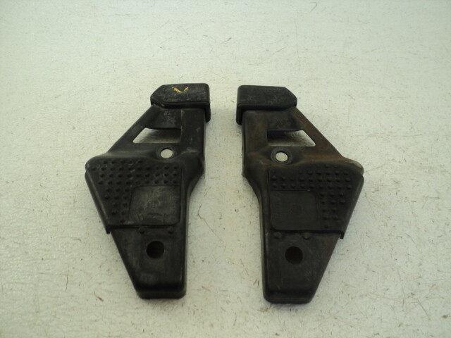 BMW R1100 RS #9513 Rear / Passenger Foot Pegs Mounting