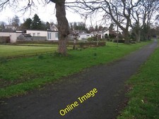 Foto 6x4 Dovecote Park, vivienda Aberdour en el borde del campo de golf, c2012