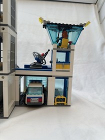 LEGO City 60047 - Police Station