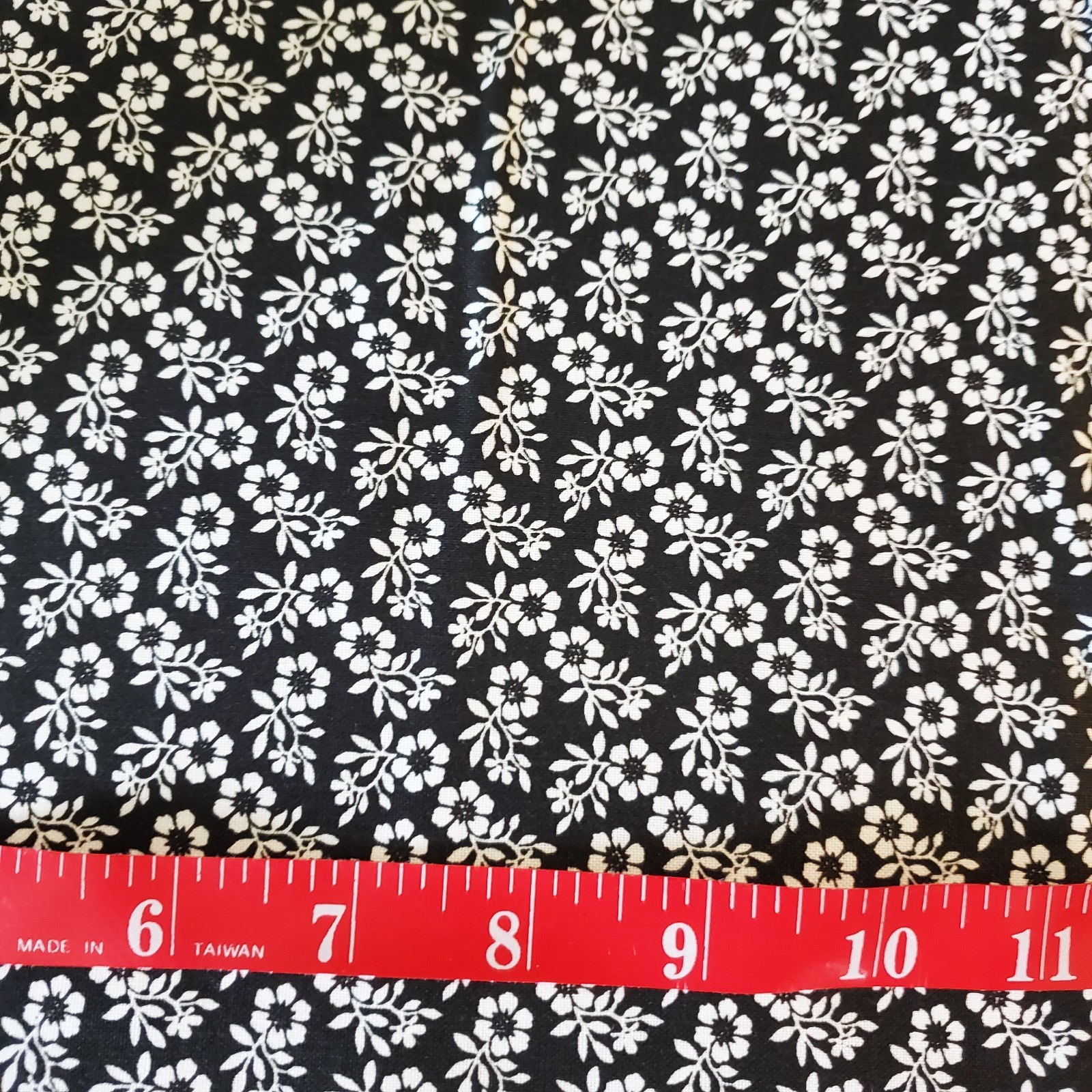 Black White Floral Flowers Fabric  100% Cotton FQ HY BTY Fat Quarter By the Yard
