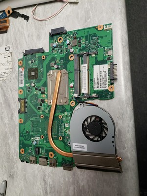 TOSHIBA Satellite C655 C655D AMD 1.65Ghz Laptop Motherboard V000225130 free ship