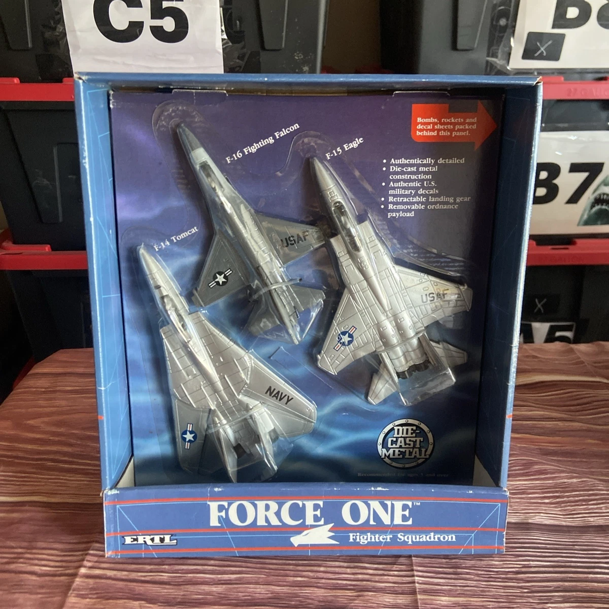 Preços baixos em 1:6 Aviões de brinquedo em metal fundido militar