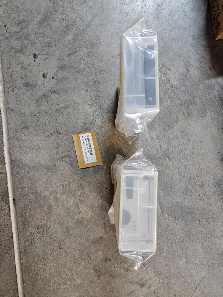 Compaq Model 20/40 GB DAT 8 Cassette Autoloader magazines new with tapes - Image 2 of 2