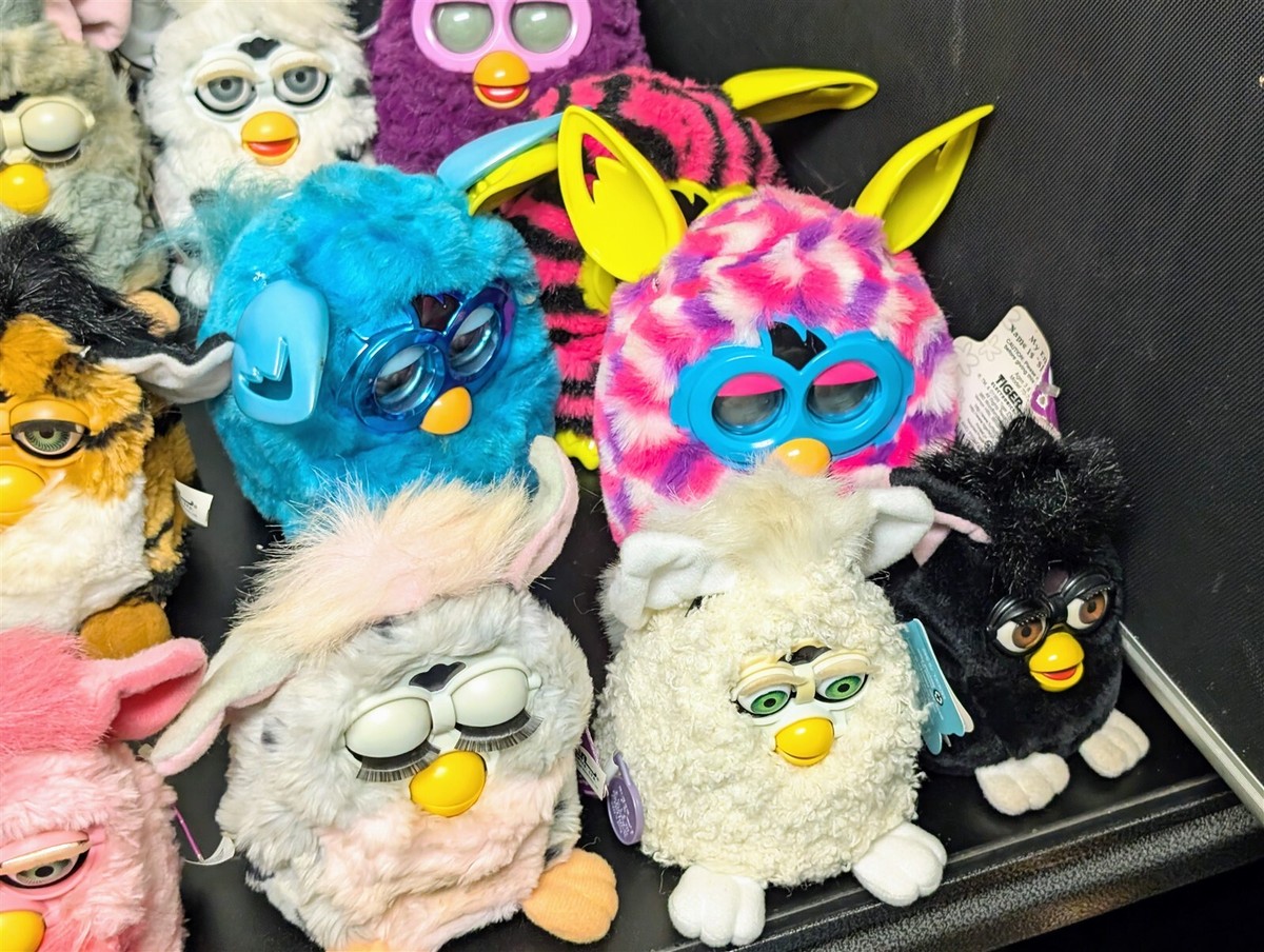 ファービーバディーズ Tiger Electronics Furby Electronic Talking Sleeping Animated Toys Model 70-800