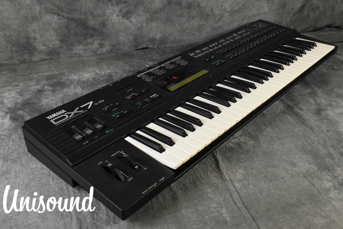 YAMAHA シンセサイザー DX7II-D