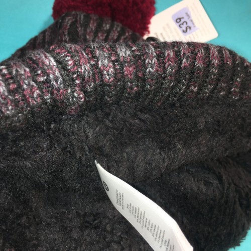 Lululemon Women's Hat Ribbed Fleece-Lined Knit Beanie Pom Pom C8DH/BLK Maroon - Picture 5 of 8