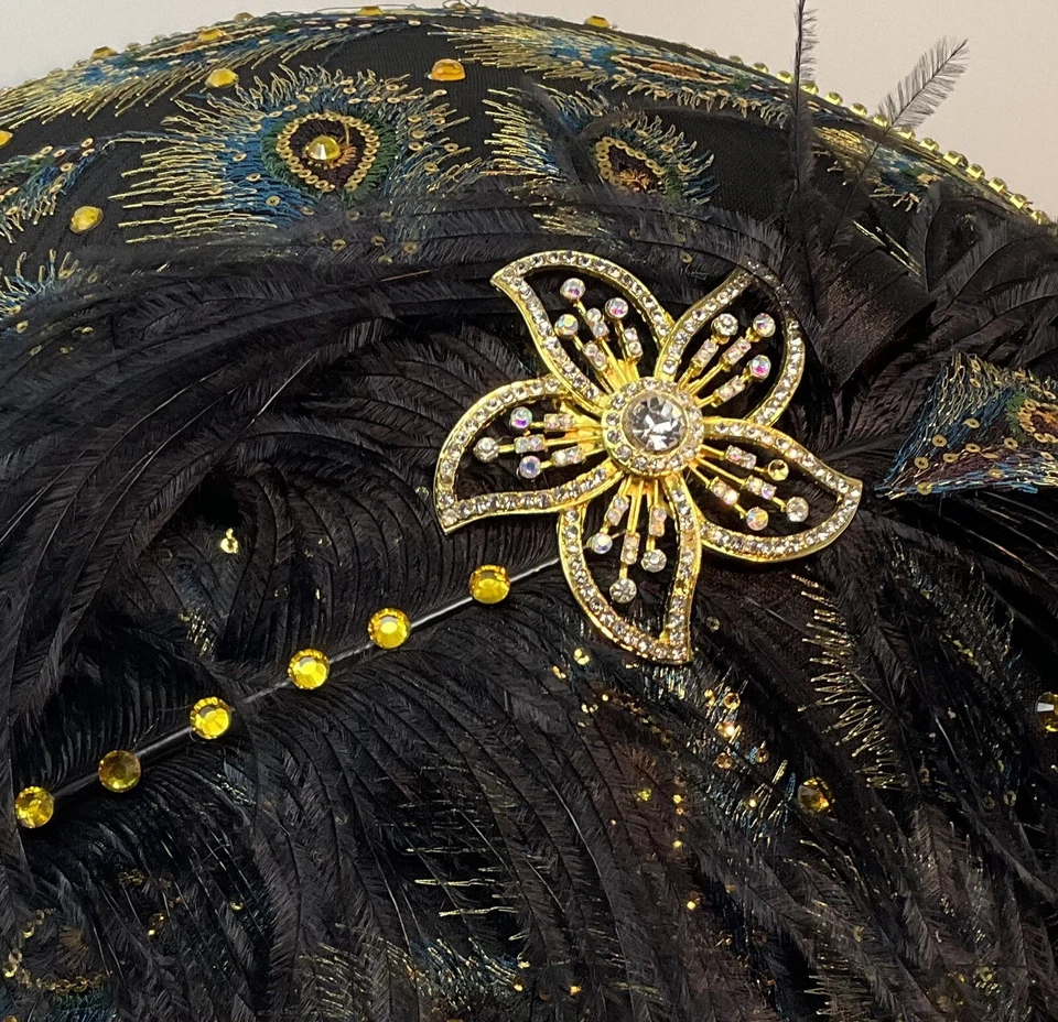 Sombrero estilo platillo emplumado Donna Vinci Couture vintage nuevo con etiqueta y original Caja Foto 4 de 4