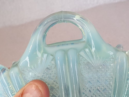 Antique Blue Pearline Pressed Glass Basket (5) - Davidson Rd.96945 Richelieu - Picture 18 of 24