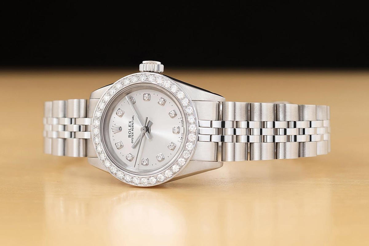 ROLEX LADIES OYSTER PERPETUAL 67230 SILVER DIAL STAINLESS 
