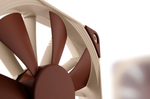 Award-Winning 120mm Quiet Fan - 4-Pin PWM with Low-Noise Adapter included - Picture 7 of 9