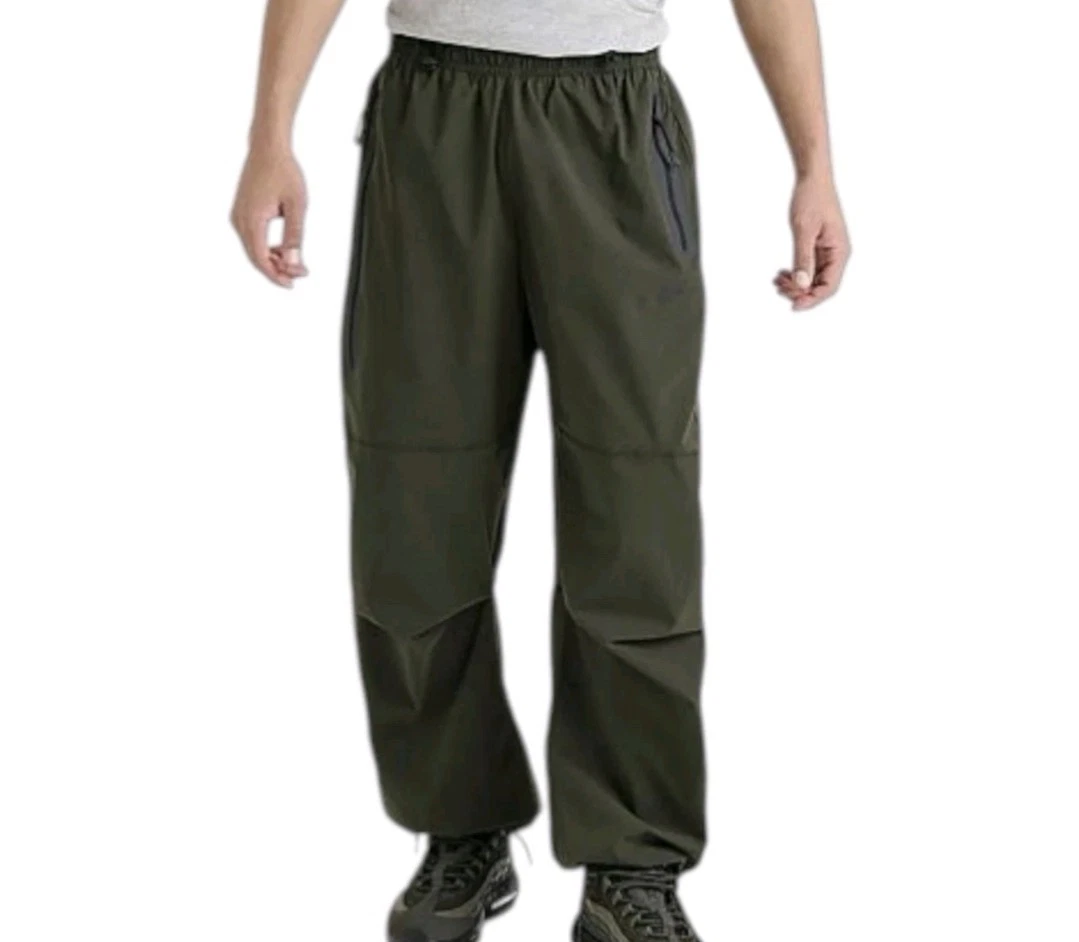 Nike Tech Woven Oversized Straight Leg Pants Olive Green Sequoia HM7158-356
Opens in a new window or