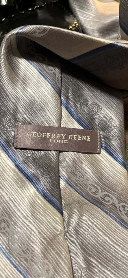 NUEVA CORBATA A RAYAS HELADAS GEOFFREY BEENE LARGA TEJIDA SEDA PLATEADA (AZUL Y GRIS) PARA HOMBRE Foto 4 de 4
