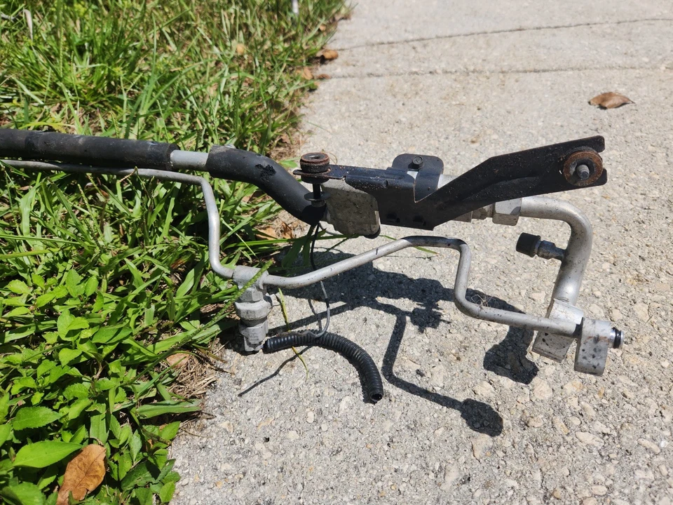 LEXUS 1993-1997 SC300 SC400 OEM AIRE ACONDICIONADO AIRE ACONDICIONADO LÍNEAS DE CLIMATIZACIÓN Y CONDENSADOR COMPLETO Foto 3 de 4