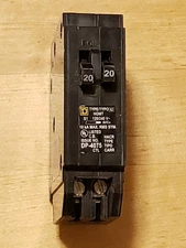 USED SQUARE D HOMT2020, 20A/20A TANDEM CIRCUIT BREAKER
