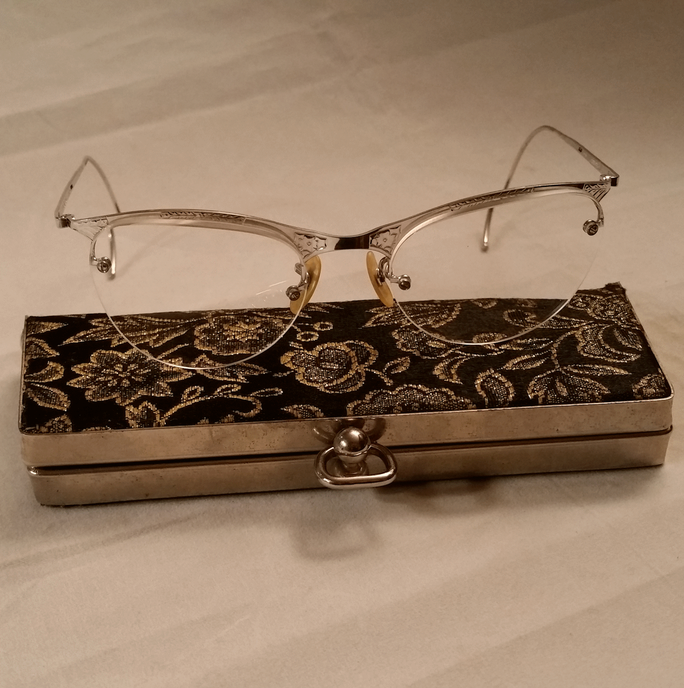 SHURON CAT EYE True Antique Eyeglasses and Case - Picture 6 of 12