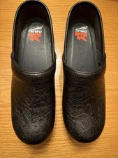 DANSKO XP SHOES FOR CREWS CLOG BLACK FLORAL TOOLED 38 BRAND NEW