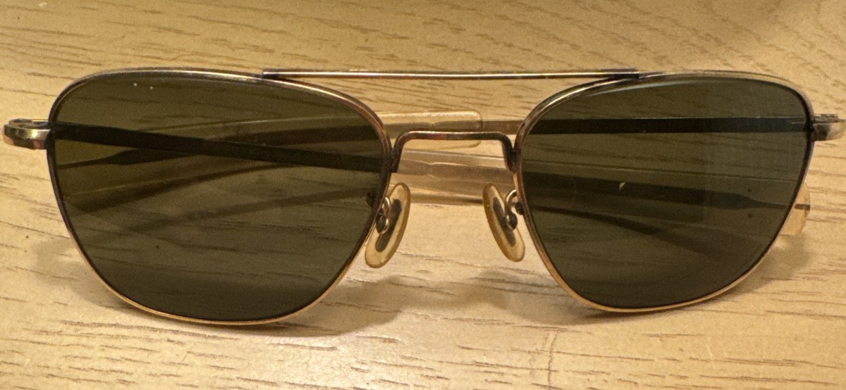 Vintage AO American Optical Military Pilot Sunglasses 12K Gold Aviators AO American Optical Original Pilot Gold Frame Sunglasses main image 2