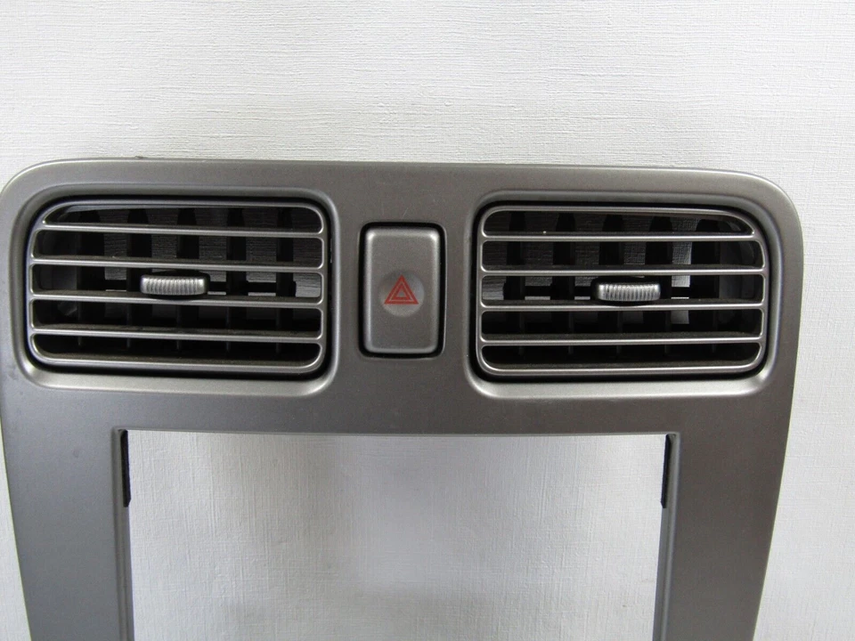 Subaru Forester 2003 control de clima ventilación central radio bisel moldura OEM Foto 2 de 4