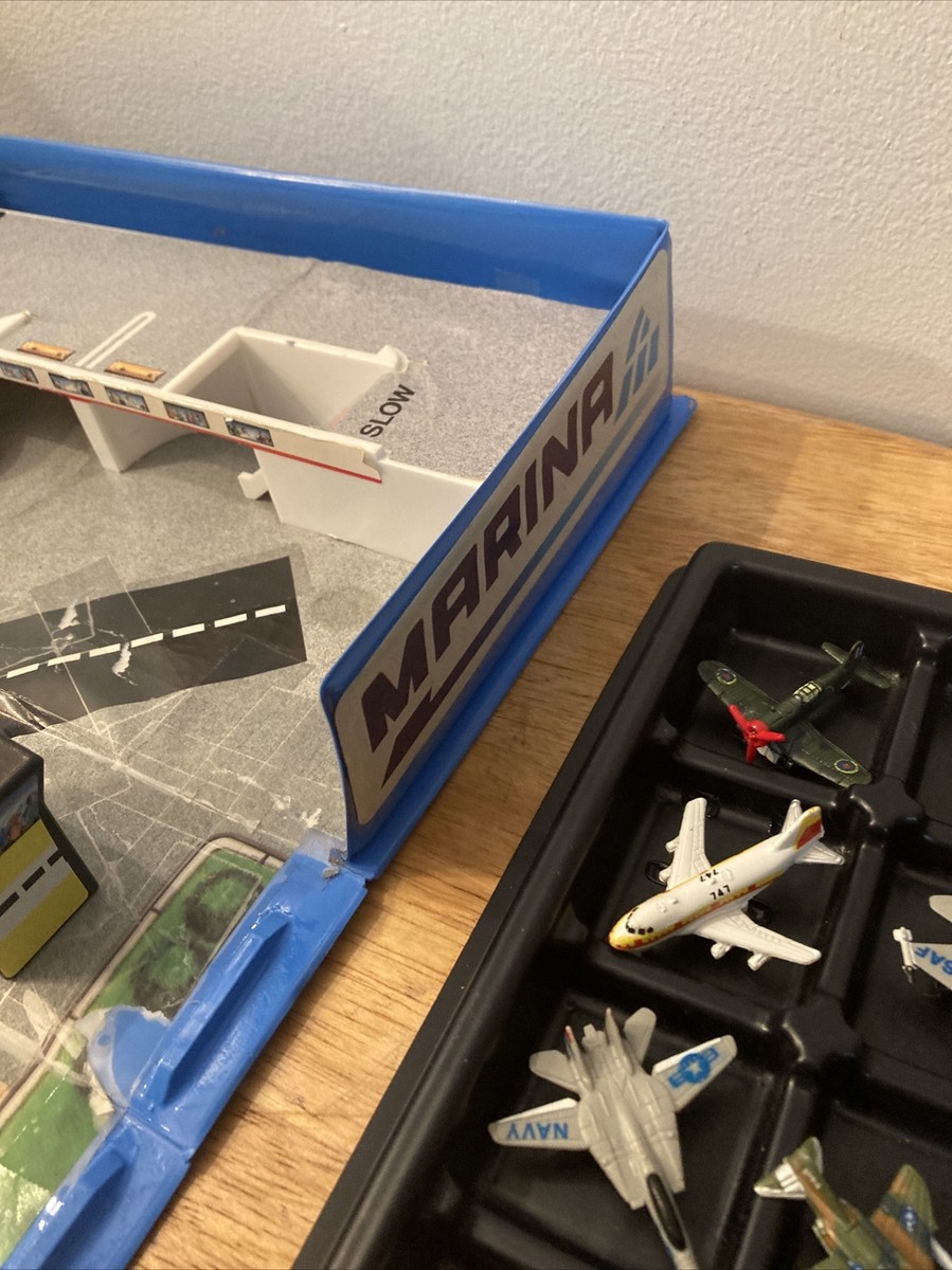 VTG 1987 Galoob Micro Machines Fold-Out Airport Marina 10 Planes 5