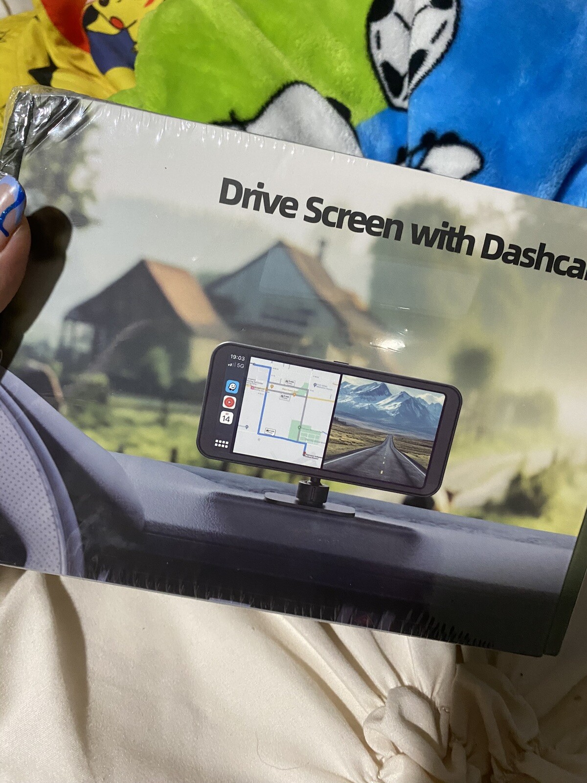 High-Quality Dash Cam with LCD Screen for Your Car-image