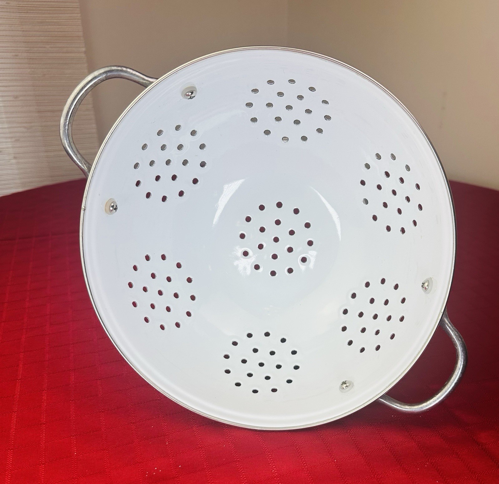 White Enamel Colander Strainer Pedestal Footed Metal Retro Farmhouse 9" - New